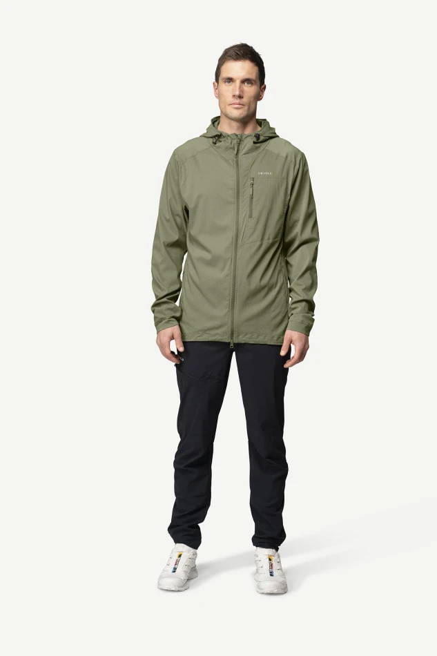 Devold Heroy Merino Jacket MAN, kolor: Lichen - prezentacja na modelu - przód