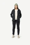 Devold Heroy Merino Jacket WMN, kolor: Caviar - prezentacja na modelce - rozpięta kurtka