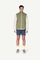 Devold Endurance Merino Vest MAN, kolor: Lichen - prezentacja na modelu - przód