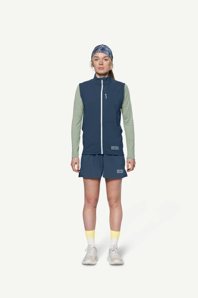 Devold Endurance Merino Vest WMN, kolor: Night - prezentacja na modelce - przód
