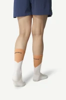 Devold Endurance Merino Sock, kolor: Sunrise - prezentacja na modelce