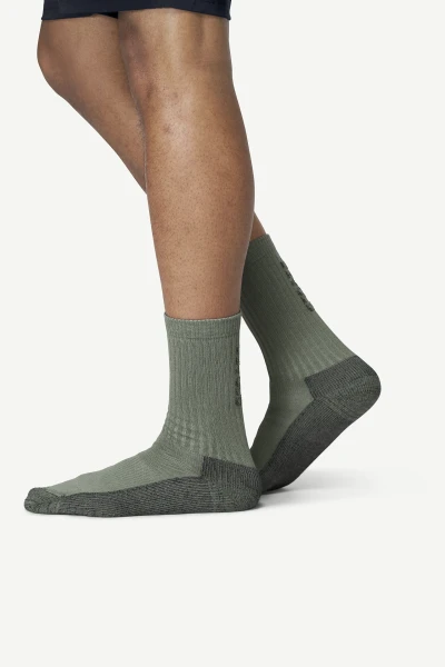 Devold Adventure Merino Medium Sock, kolor: Fog - prezentacja na modelu