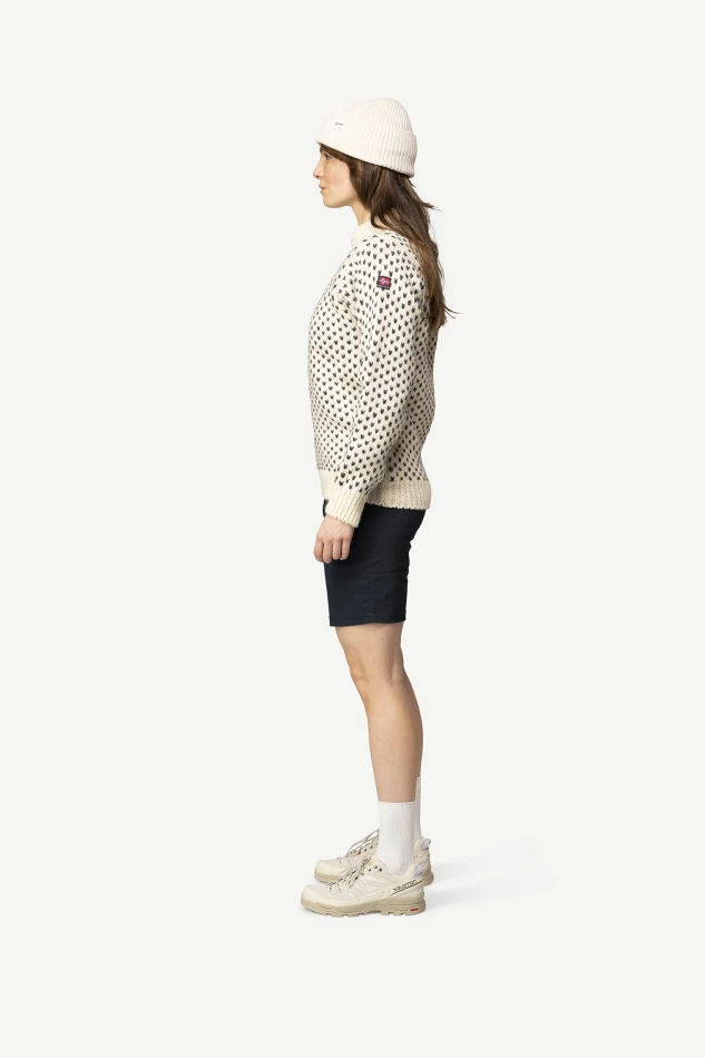 Devold Nordsjo Wool Sweater, kolor: Offwhite - prezentacja na modelce - bok