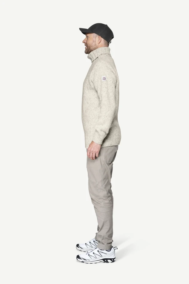 Devold Nansen Wool High Neck, kolor: Grey Melange - prezentacja na modelu - bok