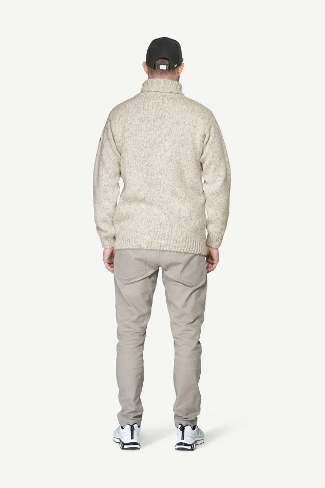 Devold Nansen Wool High Neck, kolor: Grey Melange - prezentacja na modelu - tył