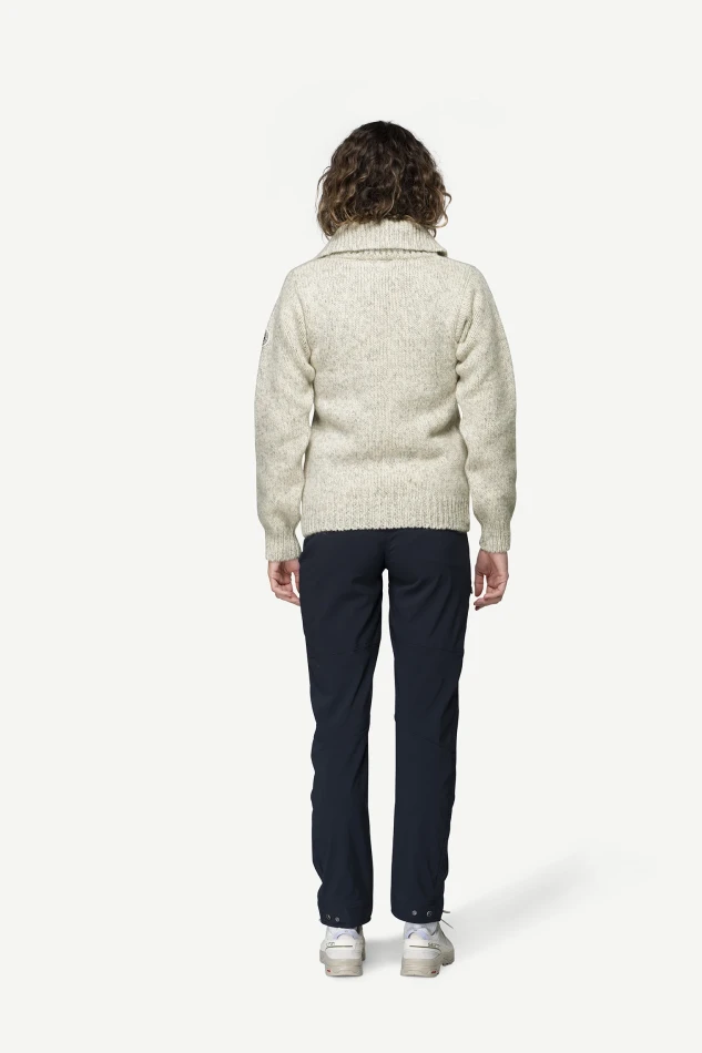 Devold Nansen Wool Zip Neck, kolor: Grey Melange - prezentacja na modelce - tył