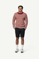 Devold Svalbard Wool High Neck, kolor: Hindberry/Offwhite - prezentacja na modelu - przód