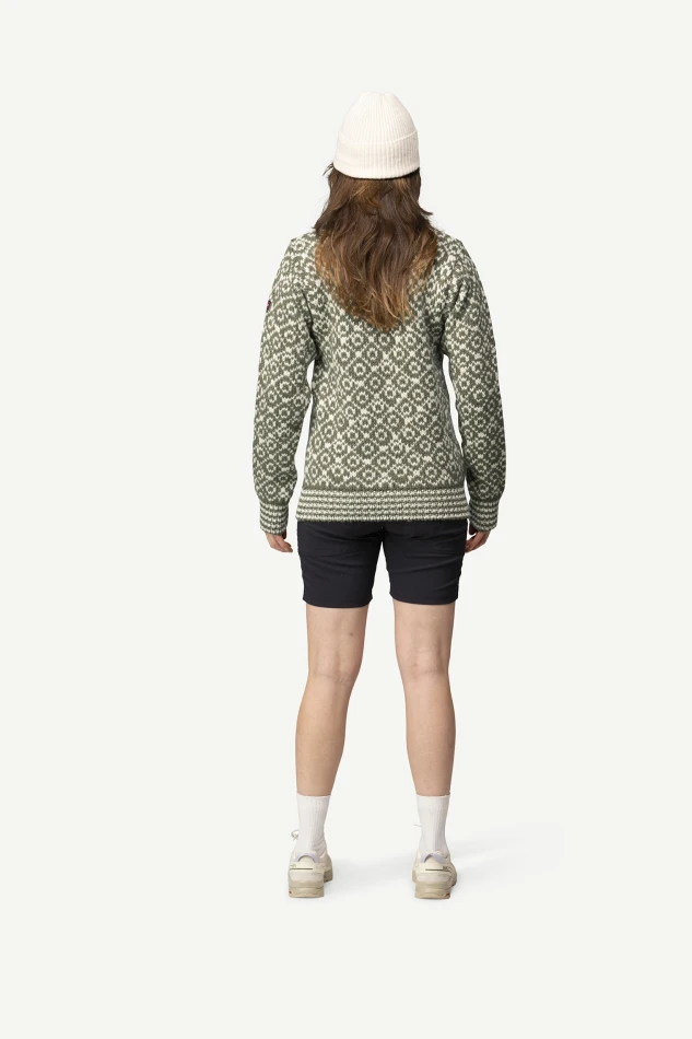 Devold Svalbard Wool High Neck, kolor: Offwhite/Grey - prezentacja na modelce - tył