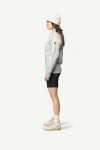 Devold Svalbard Wool Zip Neck, kolor: Offwhite/Grey - prezentacja na modelce - bok