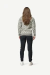 Devold Svalbard Wool Zip Neck, kolor: Offwhite/Grey - prezentacja na modelce - tył