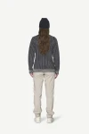 Devold Islender Refined Sweater, kolor: Ink/Offwhite - prezentacja na modelce - tył