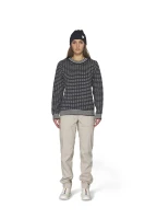 Devold Islender Refined Sweater, kolor: Ink/Offwhite - prezentacja na modelce - przód