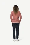Devold Islender Refined Sweater, kolor: Marsala/Offwhite - prezentacja na modelce - tył