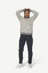 Devold Islender Refined Sweater, kolor: Raw White - prezentacja na modelce - przód