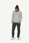 Devold Islender Refined Sweater, kolor: Raw White - prezentacja na modelce - przód