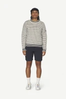 Devold Islender Refined Sweater, kolor: Raw White - prezentacja na modelce - przód