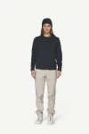 Devold Nansen Refined Sweater, kolor: Ink - prezentacja  na modelce - przód