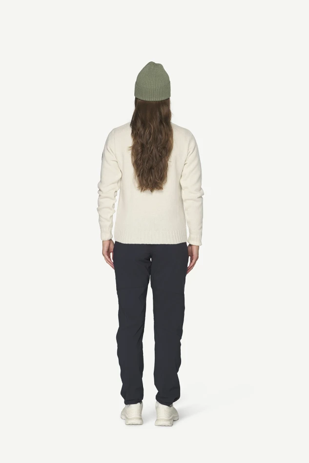 Devold Nansen Refined Sweater, kolor: Offwhite - prezentacja na modelce - tył