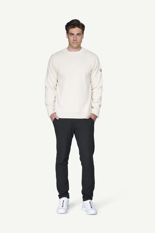 Devold Nansen Refined Sweater, kolor: Offwhite - prezentacja na modelu - przód