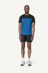 Devold Classic Linear Tee MAN, kolor: Royal/Ink - prezentacja na modelu - przód