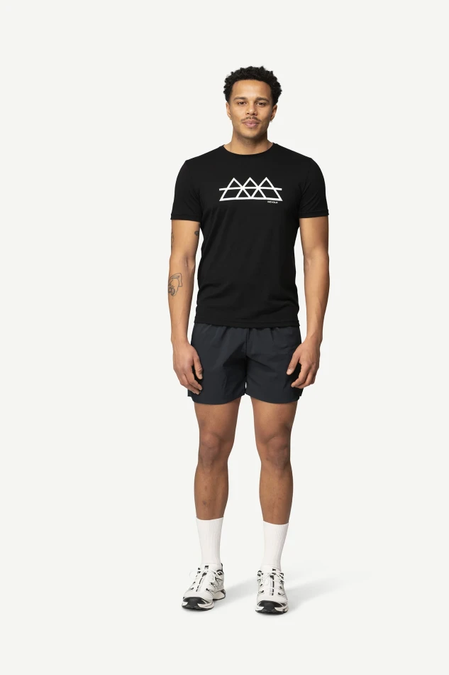 Devold Classic Triple Tee MAN, kolor: Black - prezentacja na modelu - przód