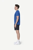 Devold Classic Triple Tee MAN, kolor: Royal - prezentacja na modelu - bok