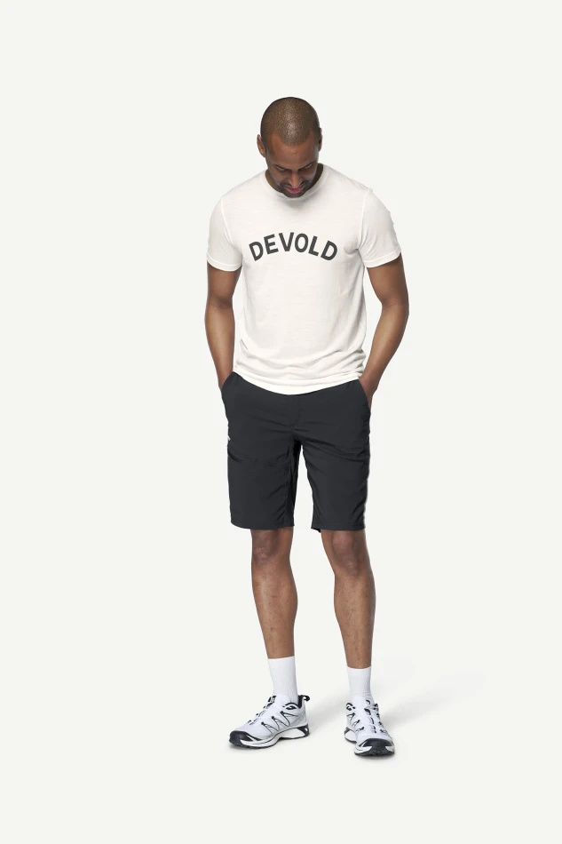 Devold Classic Legacy Tee MAN, kolor: White - prezentacja na modelu - przód