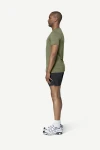 Devold Classic Summit Tee MAN, kolor: Lichen - prezentacja na modelu - bok