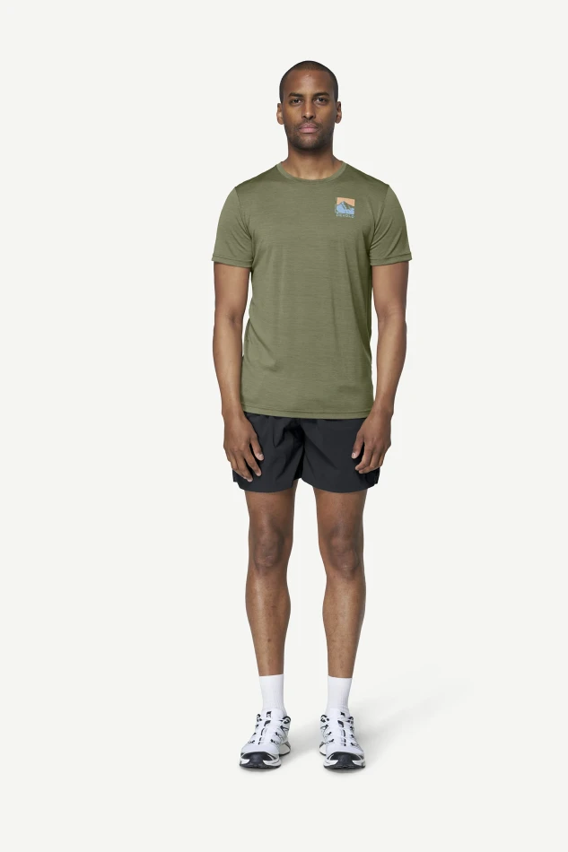 Devold Classic Summit Tee MAN, kolor: Lichen - prezentacja na modelu - przód
