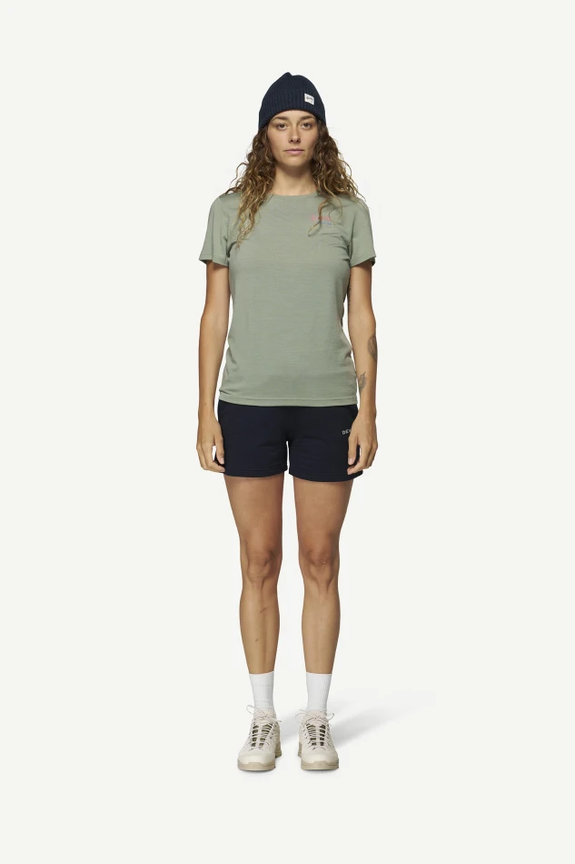 devold-premium-fisherman-tee-wmn-Fog-2.webp