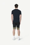 Devold Premium Ad Tee MAN, kolor: Ink - prezentacja na modelu - tył