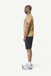 Devold Premium Ad Tee MAN, kolor: Oat - prezentacja na modelu - bok
