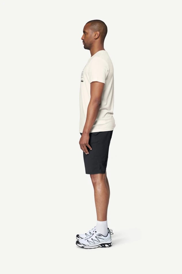 Devold Premium Ad Tee MAN, kolor: White - prezentacja na modelu - bok