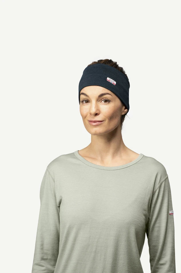 Devold Breeze Plus Merino 200 Headband, kolor: Ink - prezentacja na modelce - przód
