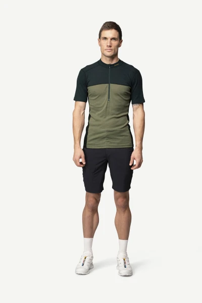 Devold Lauparen Merino 190 Zip Tee MAN, kolor: Ink/Lichen/Black - prezentacja na modelu - przód