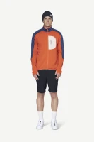 Devold Adventure Jacket MAN, kolor: Brick - prezentacja na modelu - kurtka zapięta