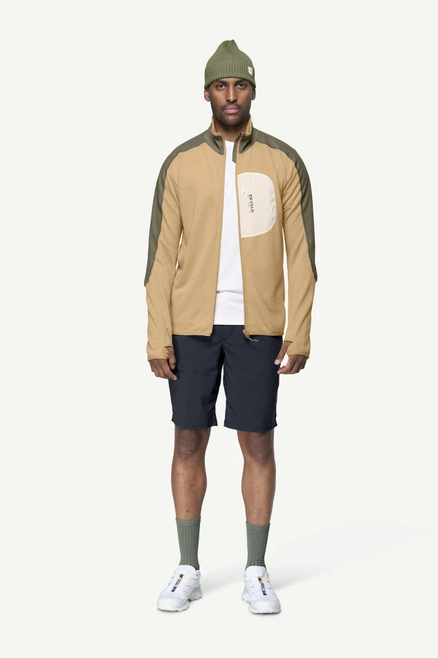 Devold Adventure Jacket MAN, kolor: Oat - prezentacja na modelu - kurtka rozpięta