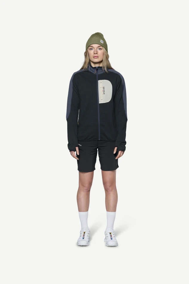 Devold Adventure Jacket WMN, kolor: Ink - prezentacja na modelce - przód