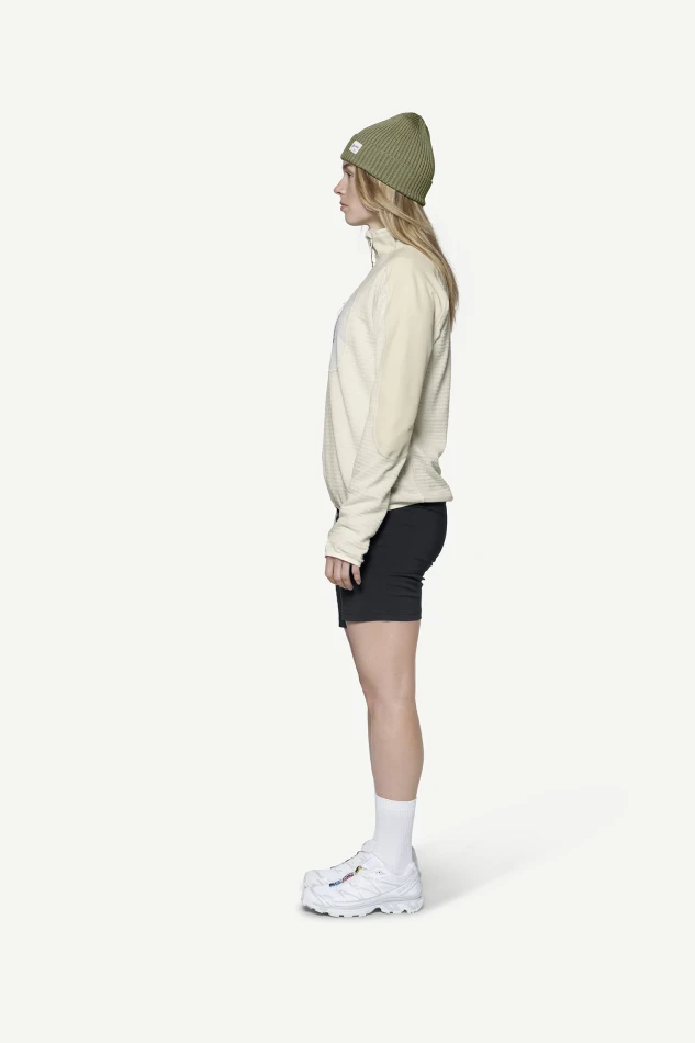 Devold Adventure Jacket WMN, kolor: Raw White - prezentacja na modelce - bok