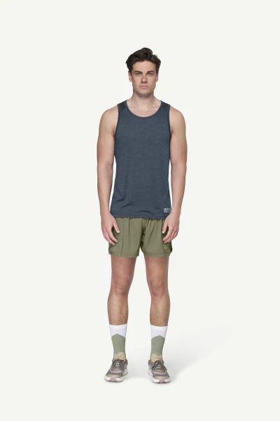 Devold Endurance Merino 130 Singlet MAN, kolor: Ink - prezentacja na modelu - przód