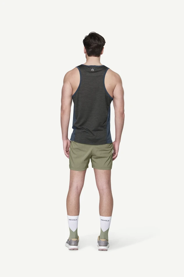 Devold Endurance Merino 130 Singlet MAN, kolor: Ink - prezentacja na modelu - tył