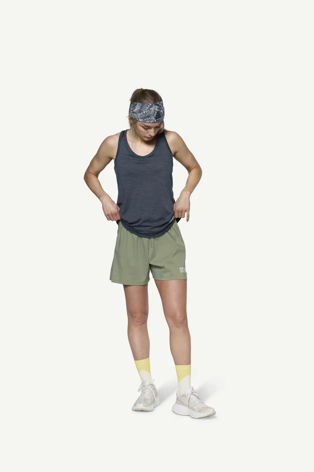 Devold Endurance Merino 130 Singlet WMN, kolor: Night - prezentacja na modelce