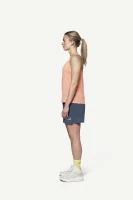 Devold Endurance Merino 130 Singlet WMN, kolor: Sunrise - prezentacja na modelce - bok