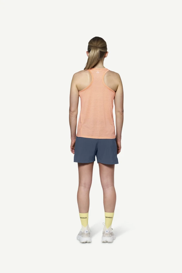 Devold Endurance Merino 130 Singlet WMN, kolor: Sunrise - prezentacja na modelce - tył