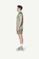 Devold Endurance Merino 130 T-Shirt MAN, kolor: Fog - prezentacja na modelu - bok