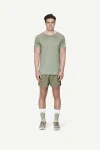 Devold Endurance Merino 130 T-Shirt MAN, kolor: Fog - prezentacja na modelu - przód