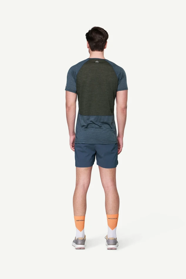 Devold Endurance Merino 130 T-Shirt MAN, kolor: Night - prezentacja na modelu - tył
