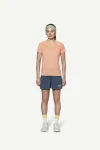 Devold Endurance Merino 130 T-Shirt WMN, kolor: Sunrise - prezentacja na modelce - przód