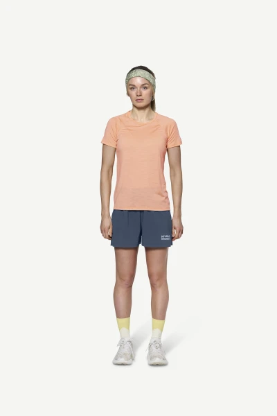 Devold Endurance Merino 130 T-Shirt WMN, kolor: Sunrise - prezentacja na modelce - przód
