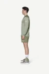 Devold Endurance Merino 130 Shirt MAN, kolor: Fog - prezentacja na modelu - bok